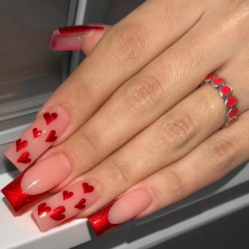 EYESFAV Flipped Nails product photo showing the press-on nail set