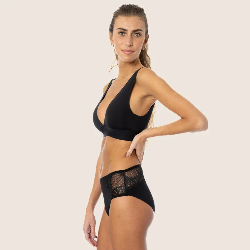 Lilova Kate Cotton Brief, organic cotton with lace trim front view