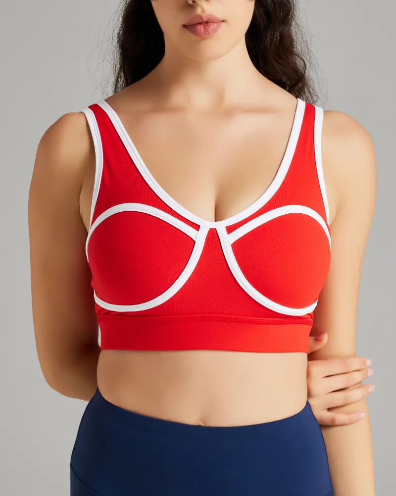QUEENIEKE Contrast Seam Sports Bra in solid color