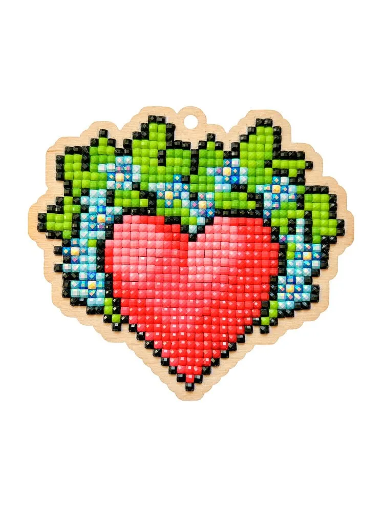 Varvikas Heart pendant diamond painting on wooden base