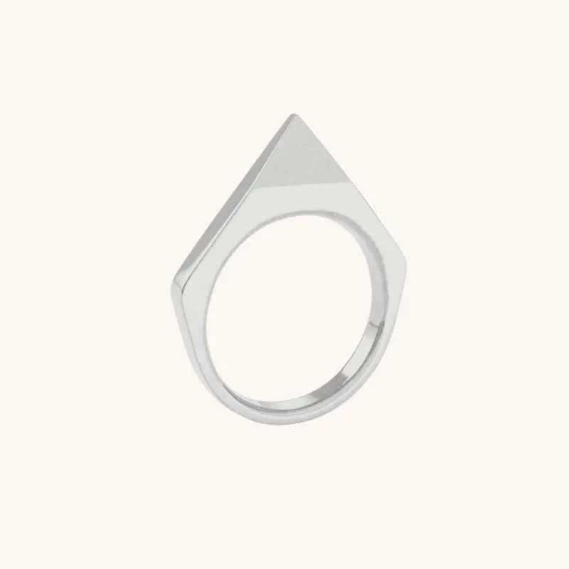 Defender Ring Peak in stainless steel with single-point design